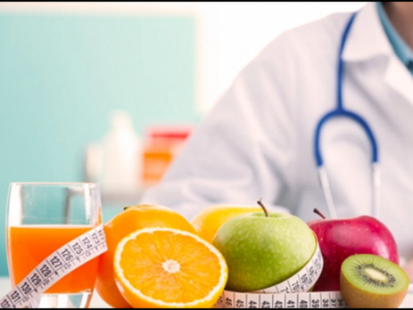 beneficios de cenar pronto