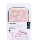 FARMAZARA te ofrece SUAVINEX SET DE MANICURA ROSA, neceser de color verde elaborado con material rígido e impermeable con cierre de cremallera.