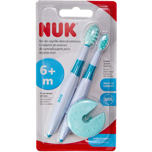 El pack entrena de nuk ayuda a que los niños cojan un hábito de lavarse los dientes incluso antes de que se le salgan los dientes para que estos salgan de una manera sana. Masajea y limpia los dientes