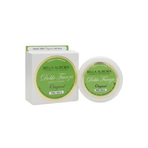 Tratamiento intensivo de las manchas de la piel producidas por la edad, por la acción solar o por el embarazo. Esta crema aclara e ilumina el cutis además de proteger el rostro de agentes externos